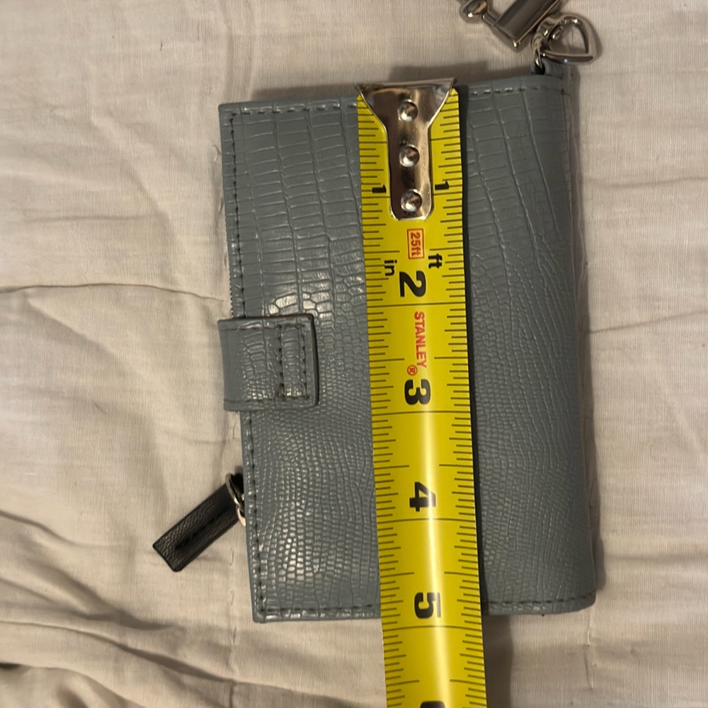 Betsy Johnson blue small wallet in great condition - Picture 3 of 6